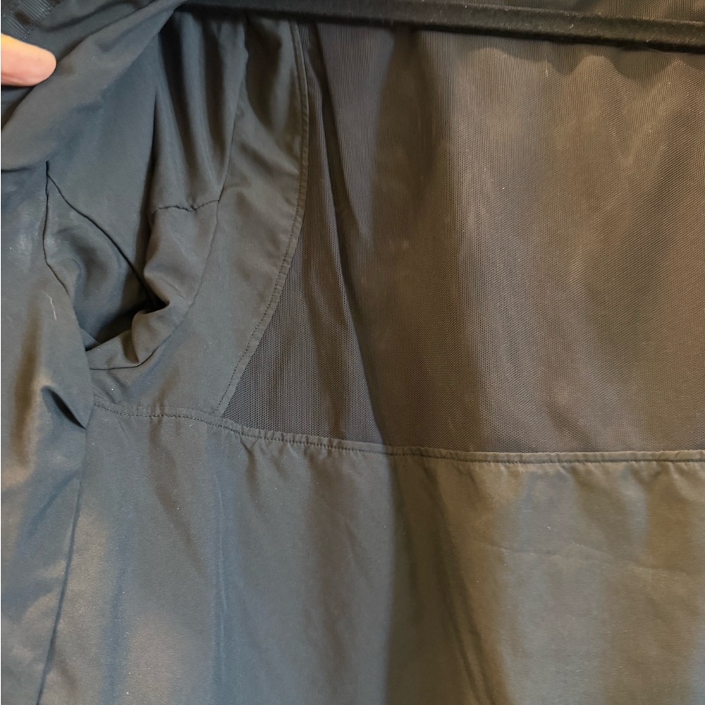 LuLulemon Vintage Rain jacket-Black with LuLulemon Toggle Detail. - Picture 7 of 8
